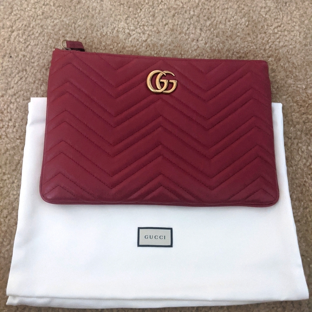 Gucci marmot clutch